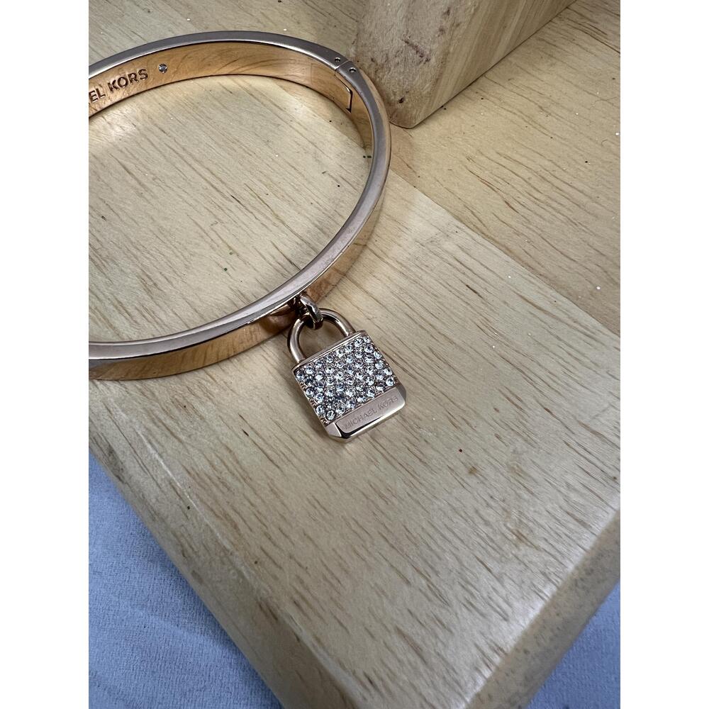 Michael Kors One Size Rose Gold-Tone Bangle Pavé Lock Charm Hinged Chic Modern - Picture 6 of 8